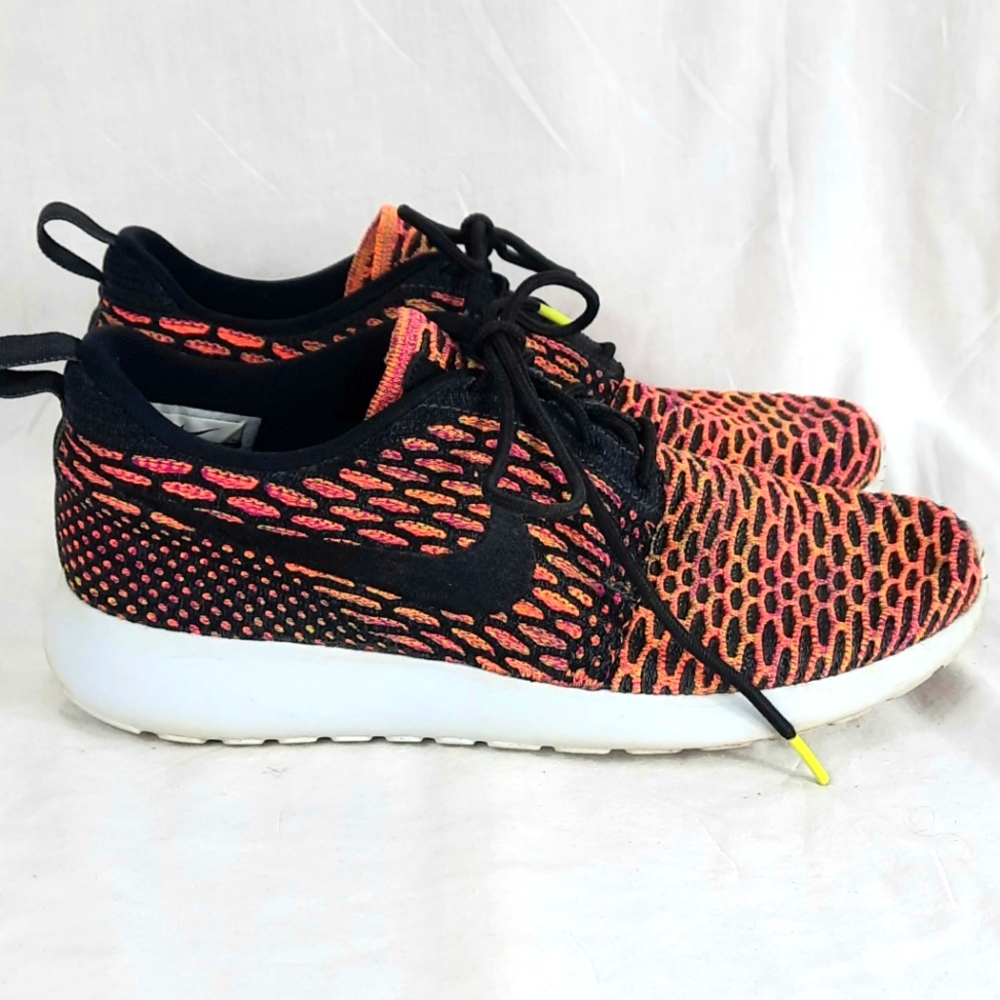 Nike Roshe One FlyKnit Womens Running Shoes Size 7.5  Neon Lace-Up  704927-008